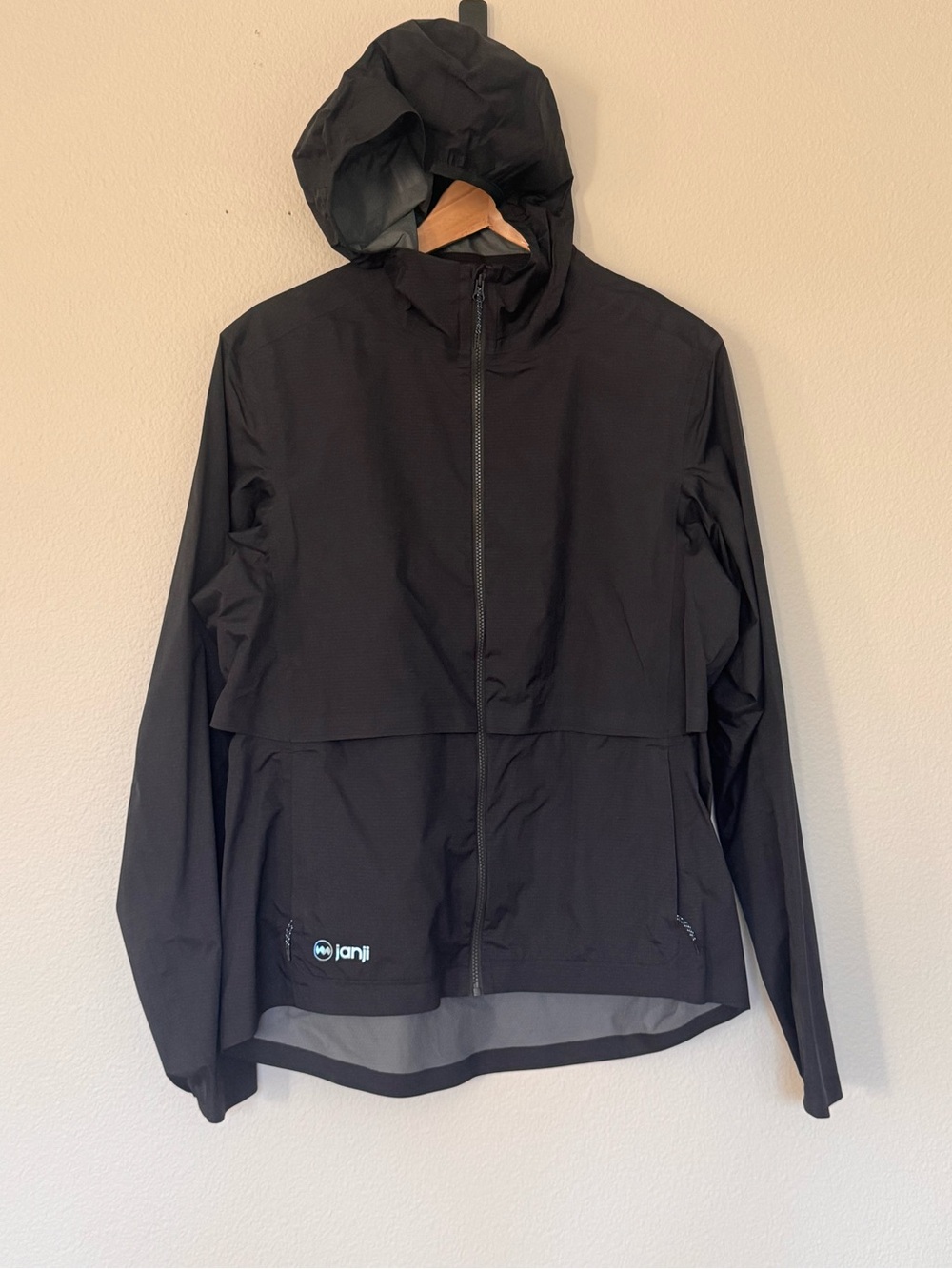 Janji Women’s Rainrunner Pack Jacket